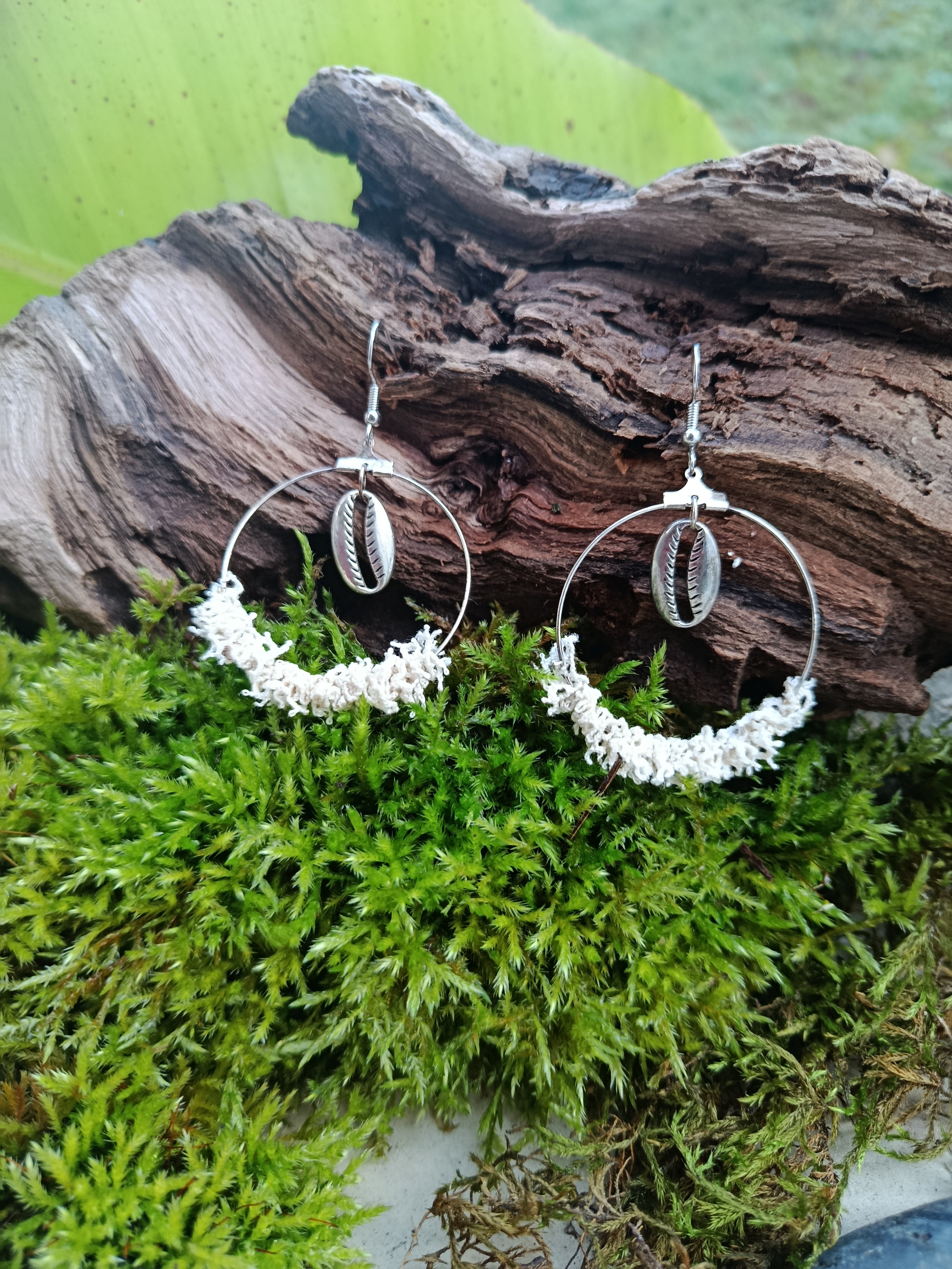 Boucles d'oreilles pierres et emblème