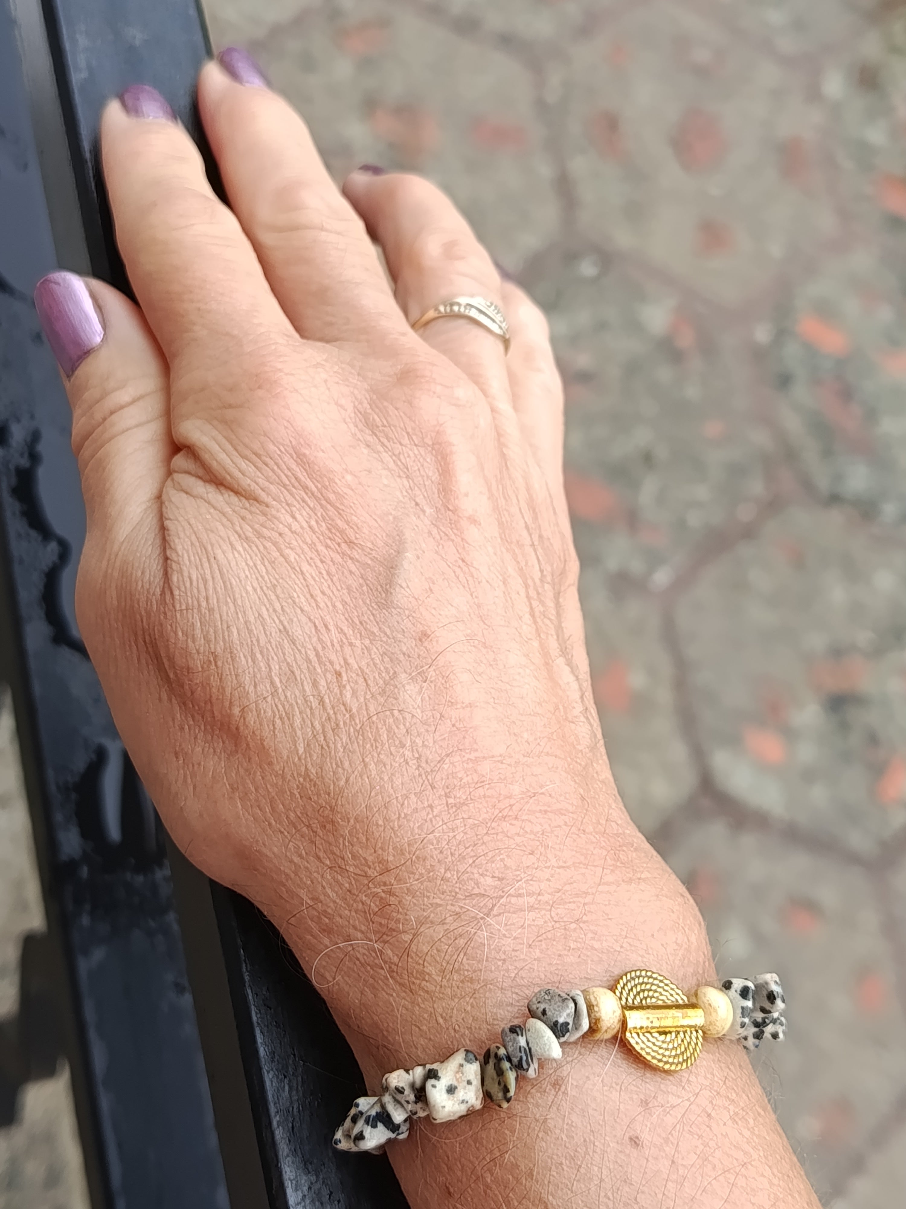 Bracelet pierre tigrée emblème doré